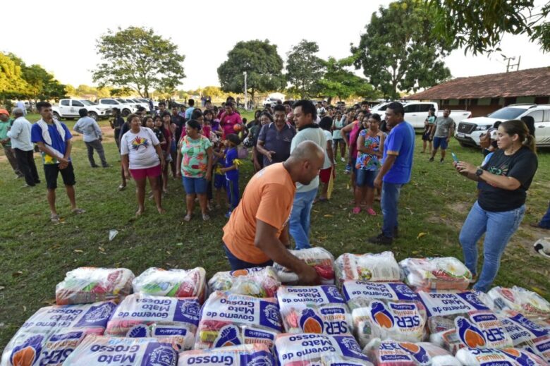 Entrega cestas de alimentos em General Carneiro  - Foto por: Assessoria/Setasc-MT